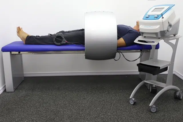 מיטה עם כוהלים עם מטופל